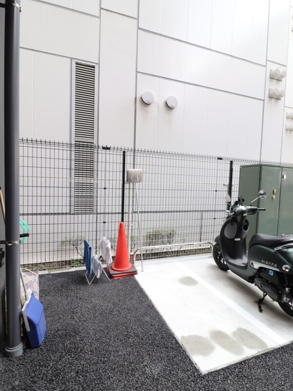 バイク置き場