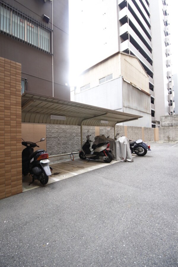 バイク置き場