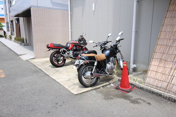 バイク置き場