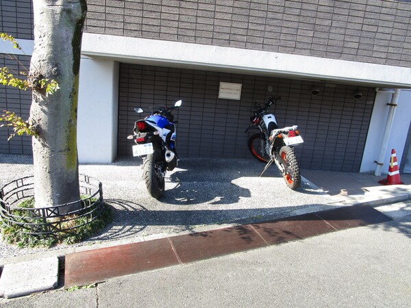 バイク置き場