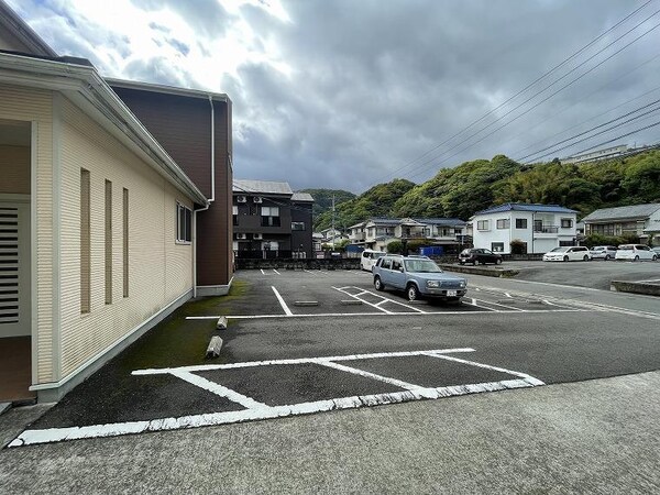 駐車場・駐輪場