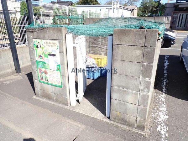 建物設備(敷地内ゴミステーション)