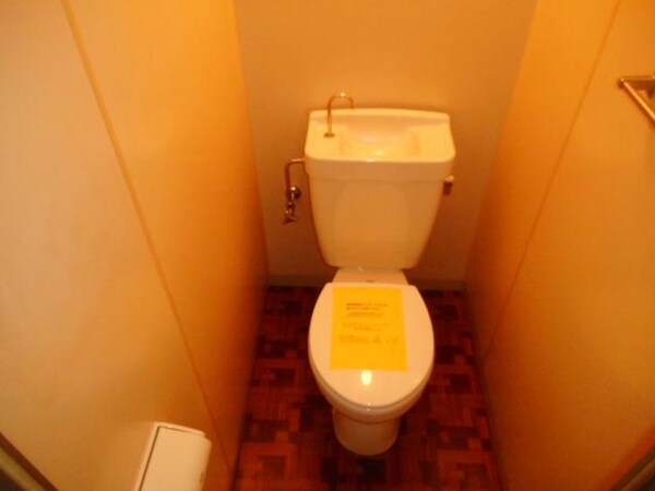 トイレ(ﾄｲﾚ※他号室の参考写真となります)