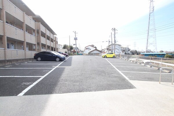 駐車場(敷地内に駐車場あります)