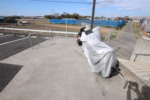 その他(バイク置き場)