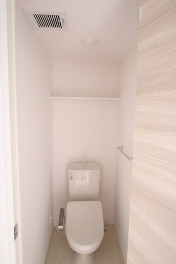 トイレ(【別室参考写真】☆洗浄便座付きの快適なトイレ☆)