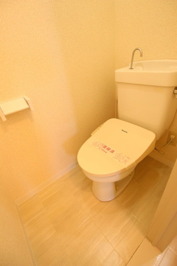 トイレ(温水洗浄便座新規設置（2024年2月）)