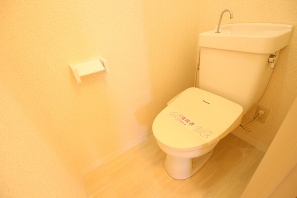 トイレ(温水洗浄便座新規設置（2024年2月）)
