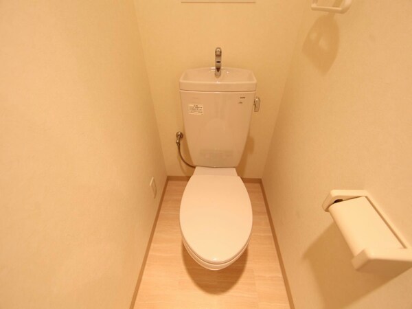 トイレ(トイレ　温水洗浄暖房便座取り付け可)