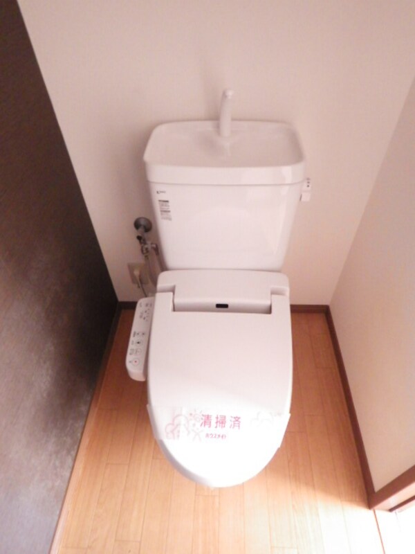トイレ(洗浄機能付暖房便座。冬もあったか。)