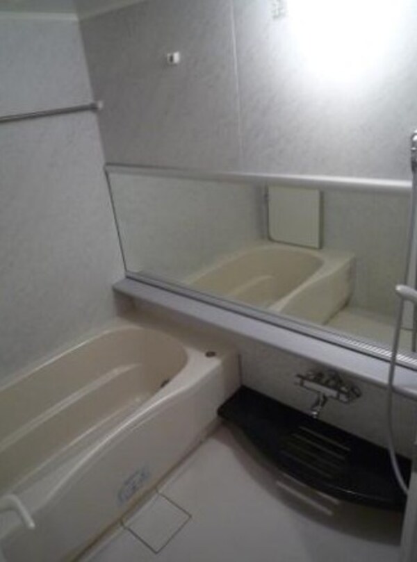 浴室(追い焚き機能、浴室乾燥機付きバス。)