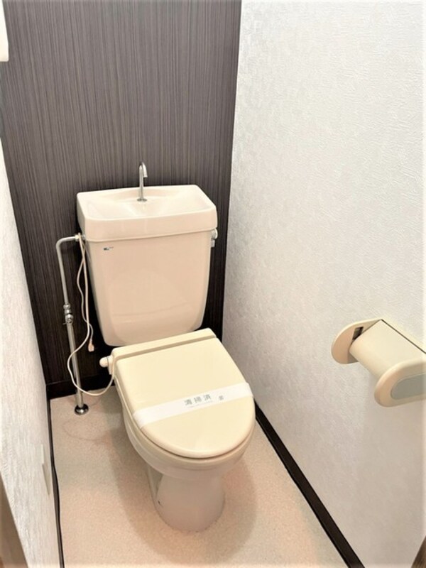 トイレ(洗浄暖房便座設置します！)
