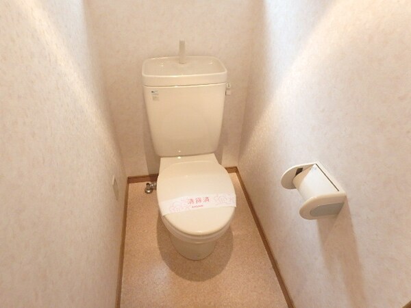 トイレ(自然換気が出来る窓付きのトイレ)