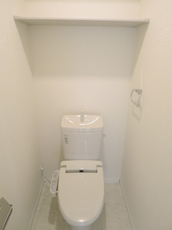 トイレ(【別室参考写真です】嬉しい！温水洗浄便座付のトイレです。)