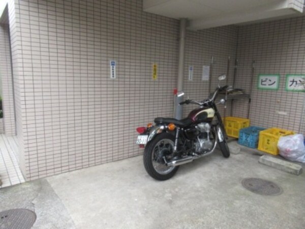 敷地内/建物(自転車置場)