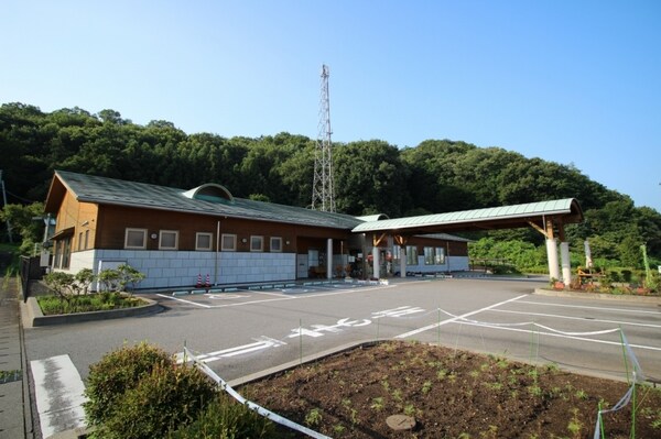 周辺環境(市立図書館東分館 2942m)