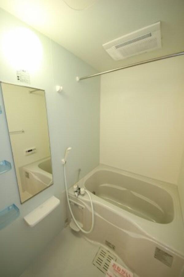浴室(同施工会社同型反転タイプ別のお部屋のお写真です)