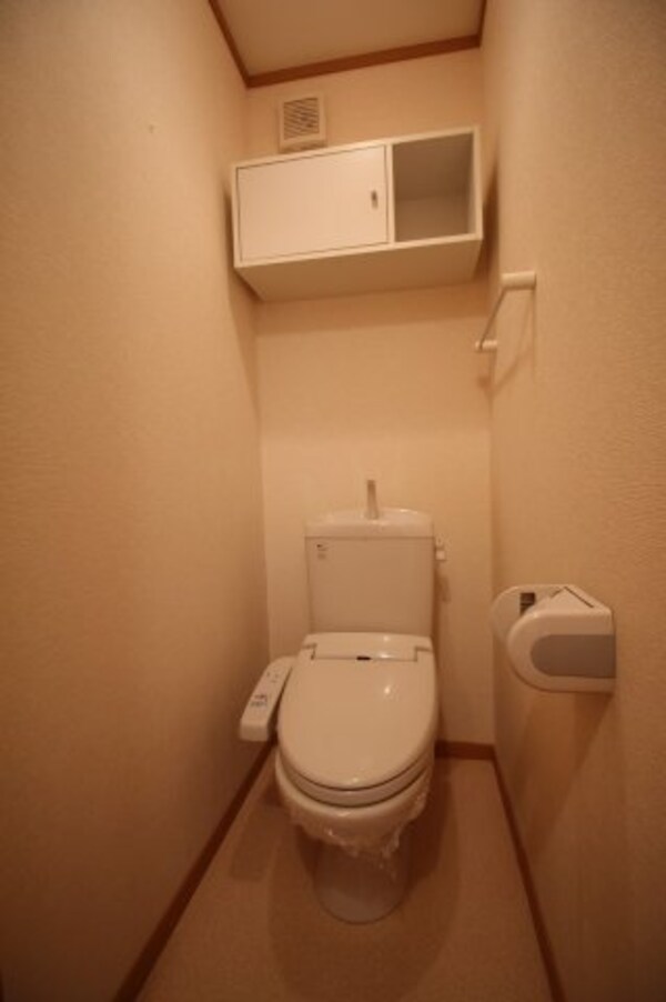 トイレ(同施工会社同型の別のお部屋のお写真です)