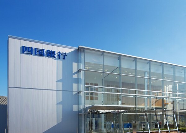 周辺環境(（株）四国銀行 小松島支店 1234m)