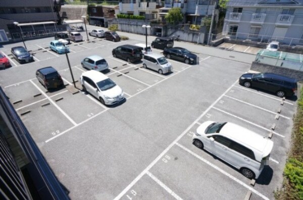 駐車場(駐車場です)