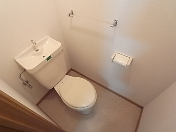 トイレ(タオルかけ付き)