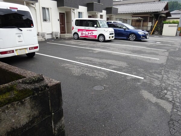 駐車場・駐輪場