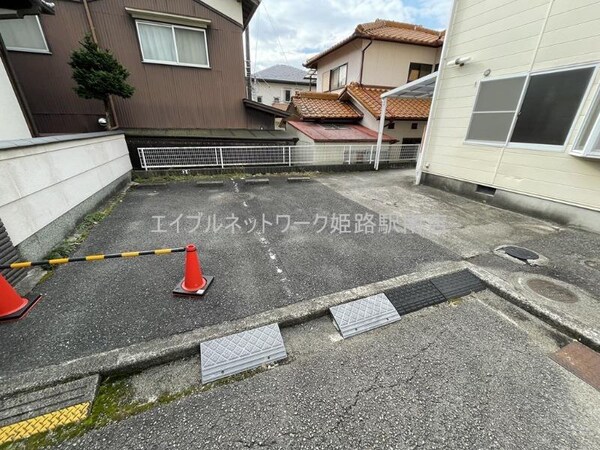 駐車場・駐輪場