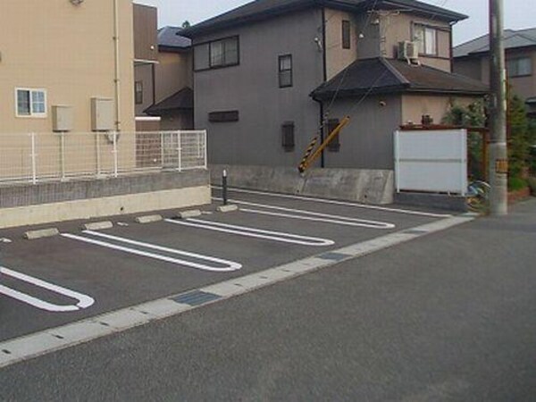 駐車場・駐輪場