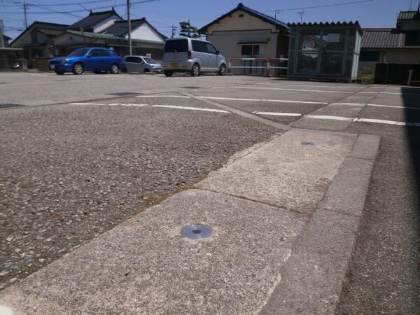 駐車場・駐輪場(駐車場融雪完備です♪)