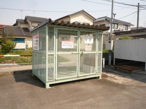 建物設備(敷地内ゴミステーション)