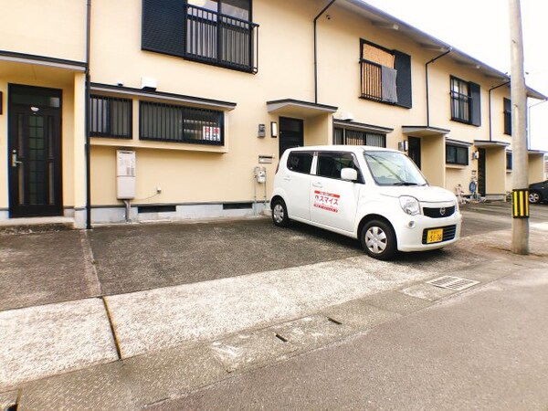 駐車場(駐車場完備★2台駐車可能★)