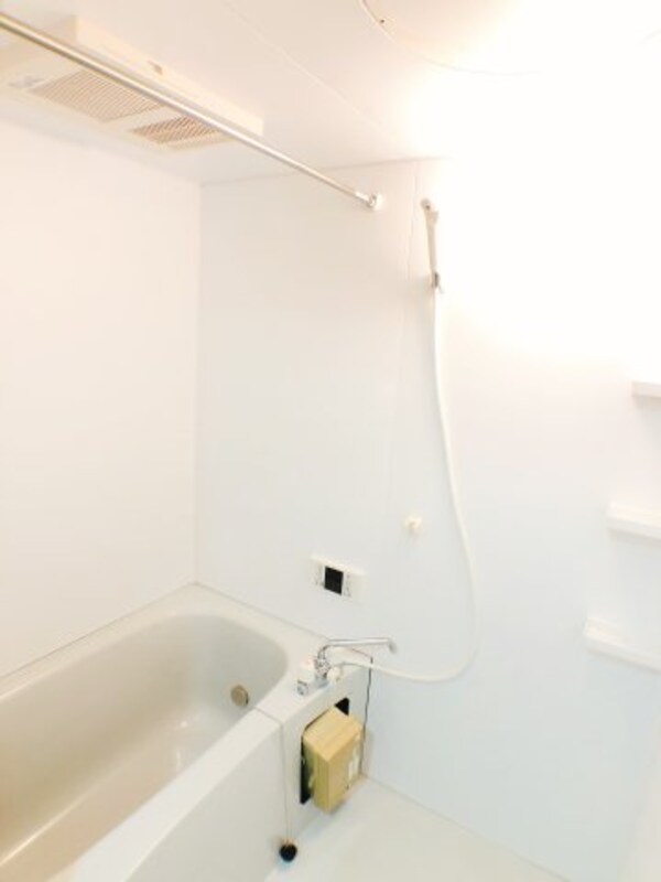 浴室(日々の疲れを癒すバスルーム★写真は102号室の写真です★)