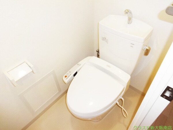トイレ(もちろん温水洗浄便座付き☆嬉しいですね!)
