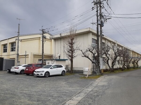 その他(久留米市立　川会小学校まで610m)