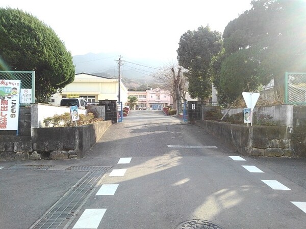 その他(久留米市立　水縄小学校まで2000m)