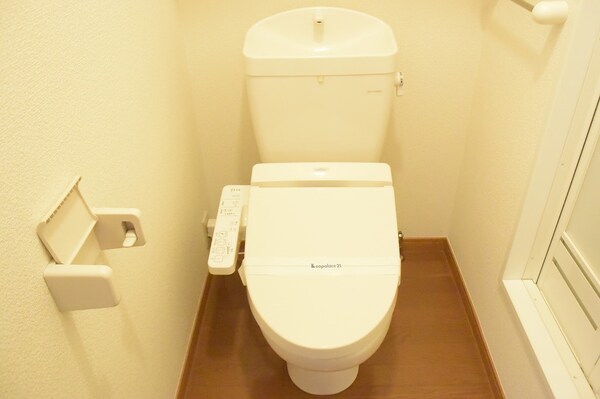 トイレ(温水洗浄便座ですっきり♪)