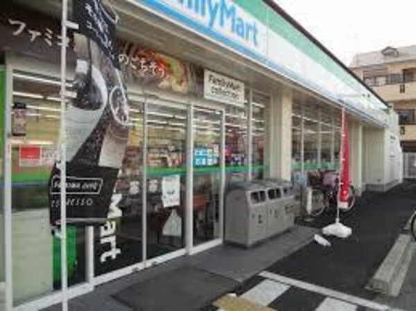 周辺環境(ファミリーマート 東大阪衣摺店 755m)