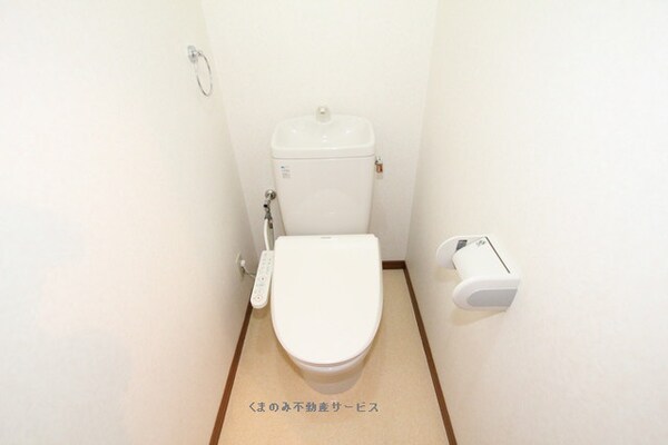トイレ(落ち着いた色調のトイレです
アクティ三本松404号室　202)