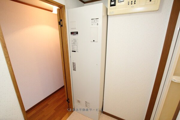 玄関(明るい玄関です
アクティ三本松404号室　2022年4月15)