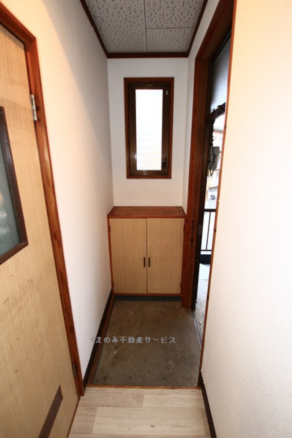玄関(きれいな玄関です
メゾン三芳201号室　2024年3月8日撮)