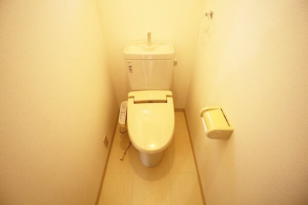トイレ(同じ間取りの別部屋の参考写真です)