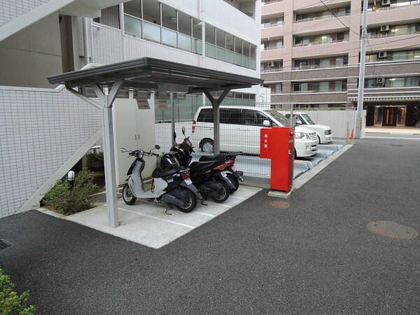 建物設備(バイク置き場)