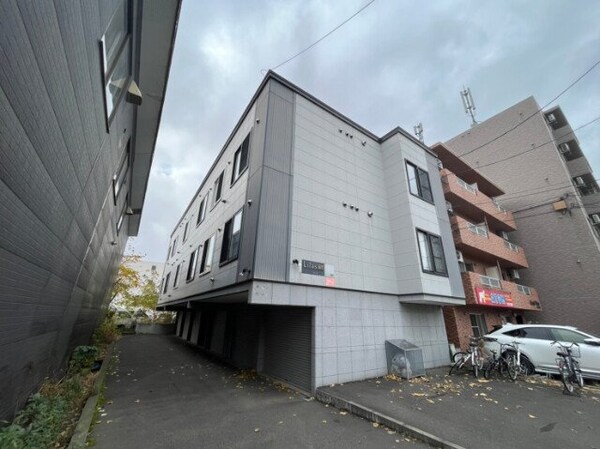 建物外観(札幌市中央区北7条西「ライラスN7」)