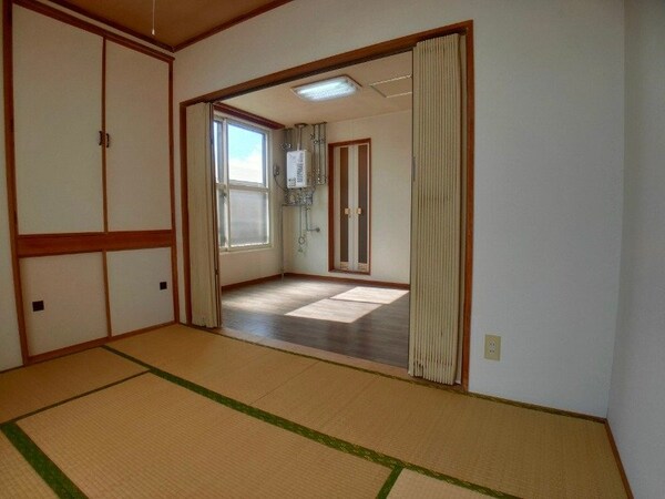 もうひとつの部屋は和室になっていました！