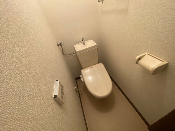 トイレ(トイレです。ウォシュレット付を探している方、おすすめです。)