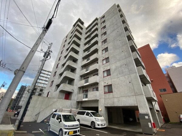 建物外観(札幌市中央区南11条西「グランカーサ南11条」)