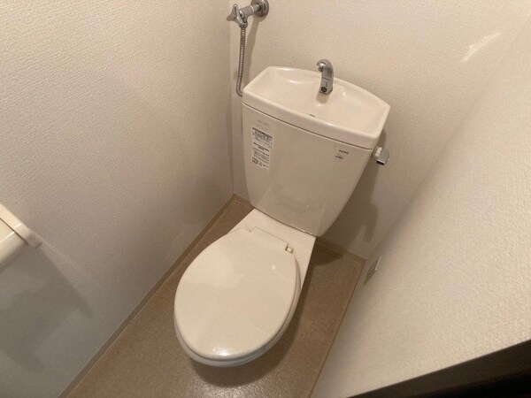 トイレ(嬉しいバストイレ別です！安心して使用できます。)