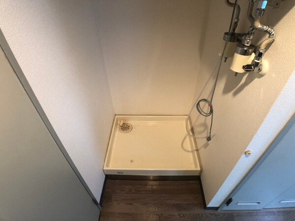 洗濯機はこちらの専用スペースに置けます！