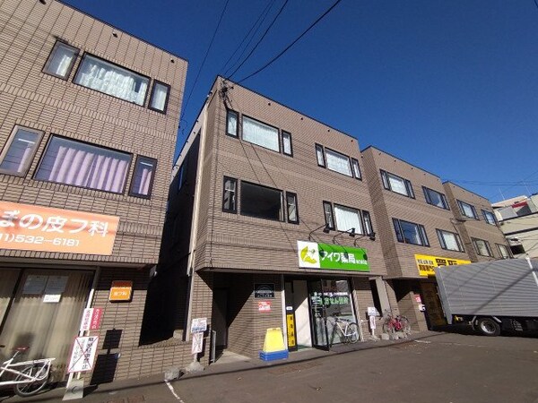 建物外観(札幌市中央区南8条西「カレラ弐番館」)