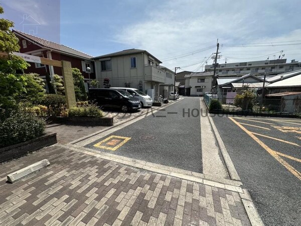 駐車場(駐車場です)